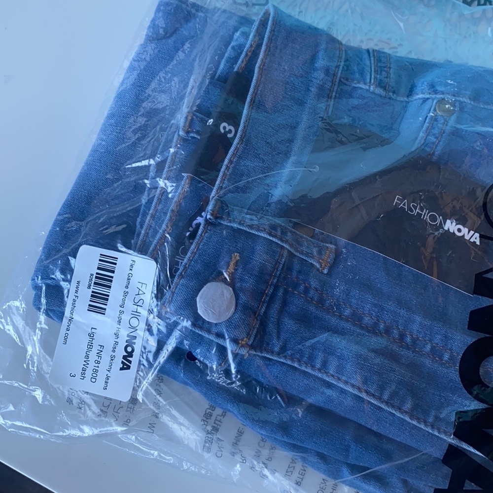 NEW High Rise Jeans 💯 - Picture 4 of 4